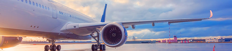 side view of a plane jet engine