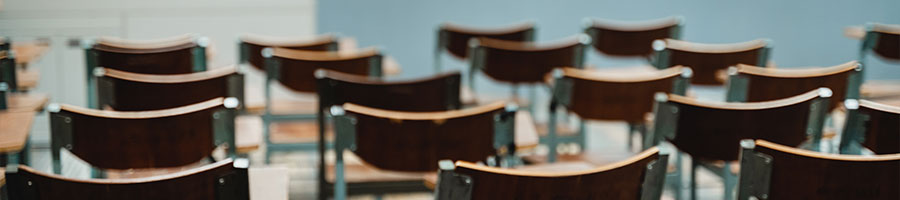 rows of classroom chairs